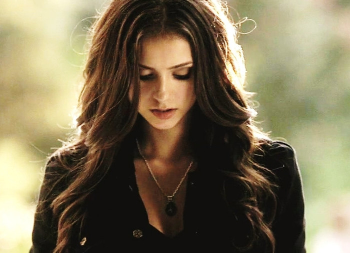 - noroc ca n.a vazut ;]] #Damon .. Hei steph cf?:*:*:* *Kiss* - Episode - 01