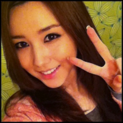 ~> pe altii no` mai  vezi?...dacat pe ``noona`?...:-w...Obsedat...:))