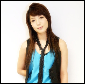 [coboara] G.NA...cred ca stiu unde ti`am lasat inelul...:-" :-s