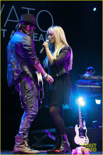 demi-lovato-z-festival-performer-01