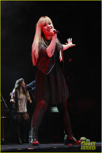 demi-lovato-z-festival-performer-09