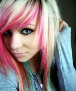 307067_485503798133575_1061605117_n