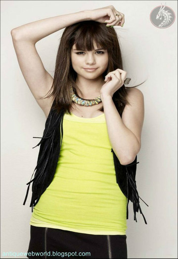 Selena-Gomez-09-20100418 - selena gomez