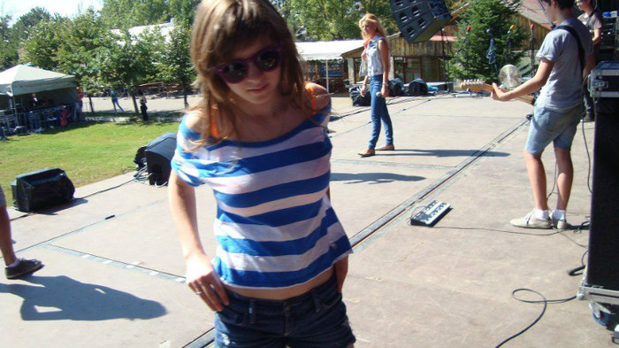 229384_442470072472369_2048612610_n