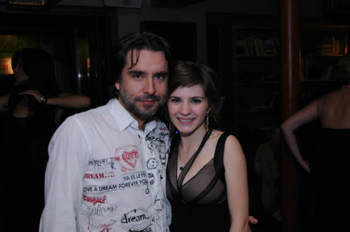 253102_419517334775696_1445012567_n