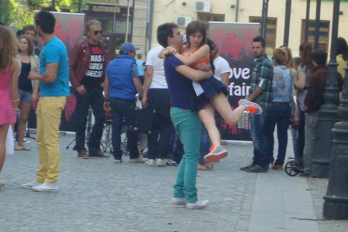 556096_384536321599078_312789550_n - xxCristina si Vladxx