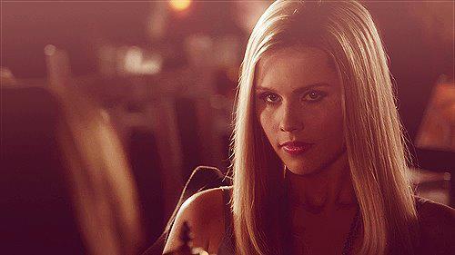ehh ce sa zici si tu #Ty :)) , damon .. [ se uita cam urat la el ] - Episode - 02