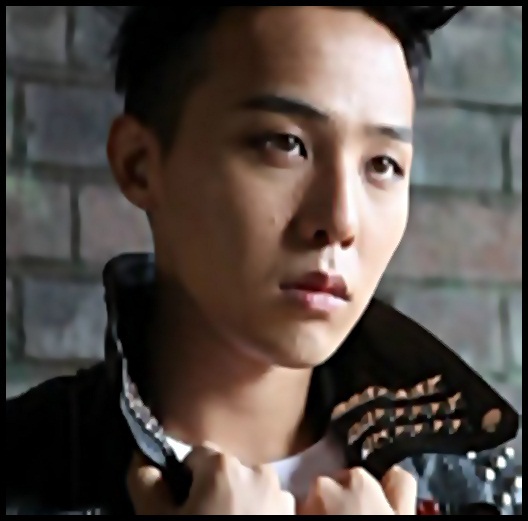 •. ah,sper sa nu fie ce cred eu :-s[pleaca spre casa]