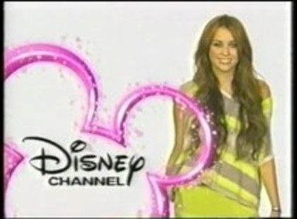 bscap  (46) - 0x - Miley Into - Disney