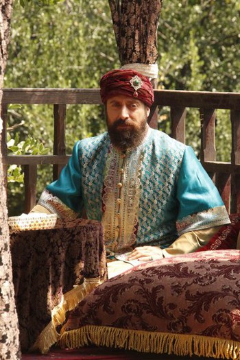 2661909318 - Suleyman Manificul Muhtesem yuzyil-sub domnia iubirii