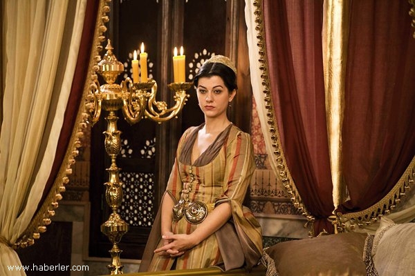 nigar-kalfa-yataga-girdi-ortalik-yikildi_90801_b