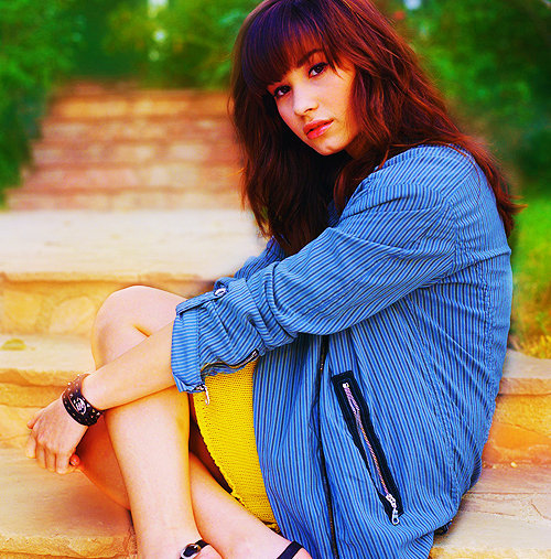 .:) ... nu esti decat o ratata care ii saboteaza pe ceilalti .:P Si eu vroiam sa te ajut .