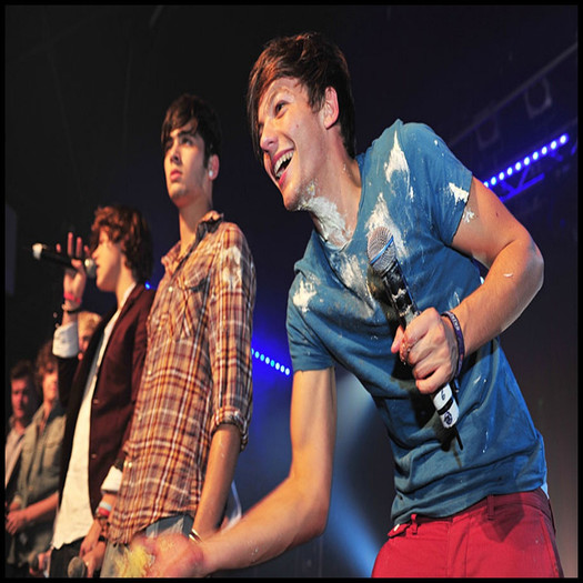 ☻ happy b.day to me ;3 =)) 15 ani b-) [ 06.10.2012 ]