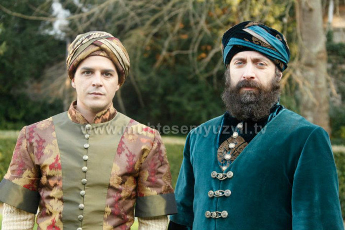 401980_317008915018296_2103003300_n