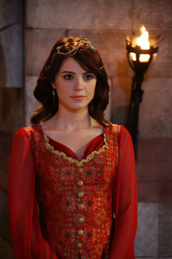 419554_332300123489175_2053650975_n