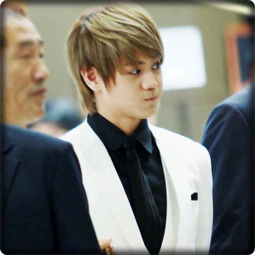 ` Asa...GD.:)).BoA...vrei s`o faci pe statuia?...:))...Auzi..GD..dar esti sad?:|... - PARK 5
