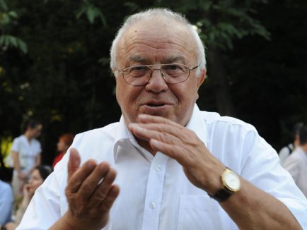 Domnule Malik, o luati in casatorie pe doamna Fiixativ ?