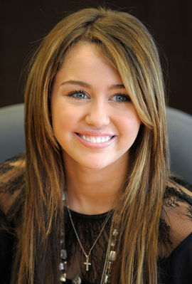 normal_31 - Book Signing at Barnes and Nobles at The Grove in Los Angeles 2009