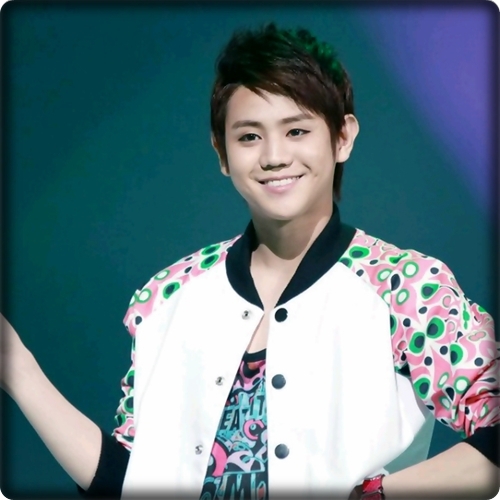 `...Orice...deci..>:)...[isi pune degetul pe obraz]..da pwp aici.:)) - PARK 5