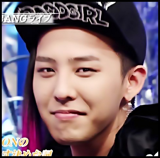 •. oke..byee :-h[se tranteste pe canapea]