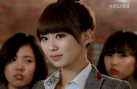 Mai sunt si eu sau ati uitat ?