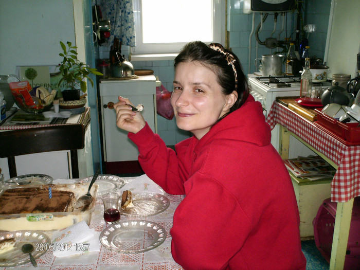 mmmm, buna prajitura!!!! - ANCA_concediu_2012