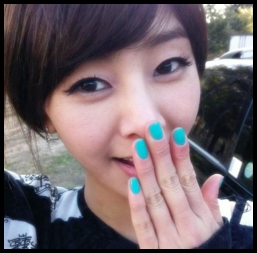 Mda...normal ca trebuie sa te duci sus...doar e Hyuna acolo :)) Stai linistita...fac eu cumva :>