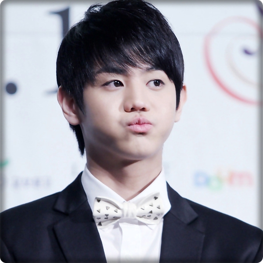 ` doare?...[isi retrage mana]...Sa pwp sa treaca?:>.:)) - PARK 5
