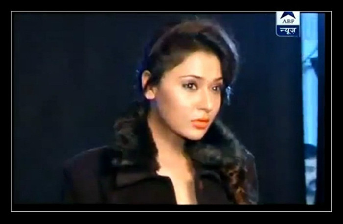 1-tile-tile - SARA KHAN NEW PIC 4