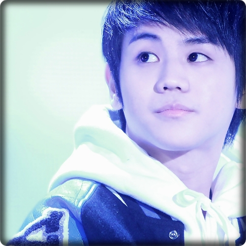 ` ;;).Si`mi seamana si la frumusete..deci...;;)