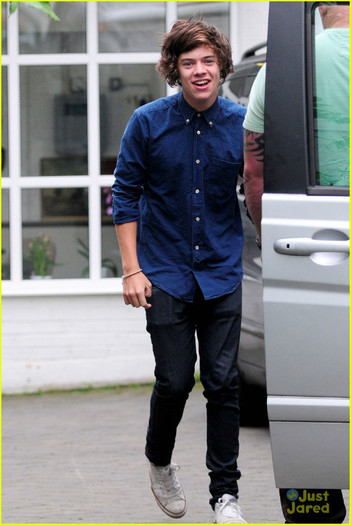 louis-tomlinson-harry-styles-1d-vmas-04