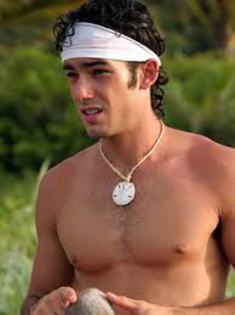 imagesCA7OLE33 - Aaron Diaz