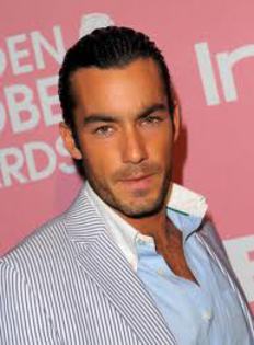 imagesCA39BZ1D - Aaron Diaz