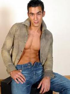 imagesCAA60CT5 - Aaron Diaz