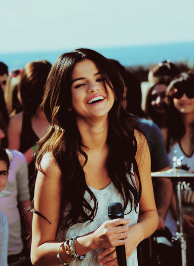 Ce amuzanti sunteti :))) .