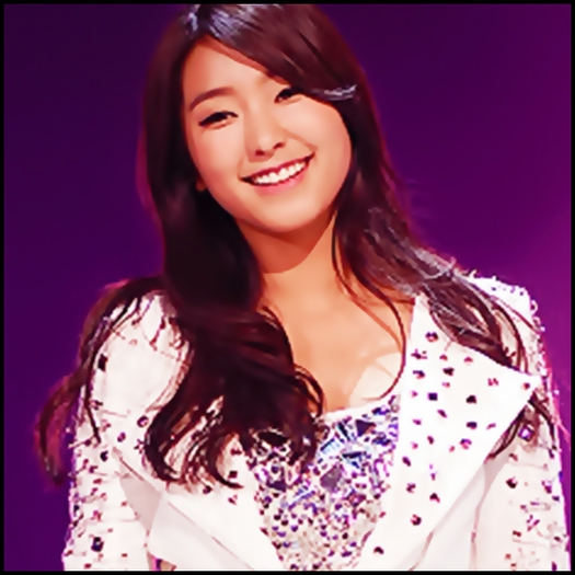 ^^..Mm..Hyo..:-?..dar eu ma gandesc mereu la ea,deci..no :-?..:))