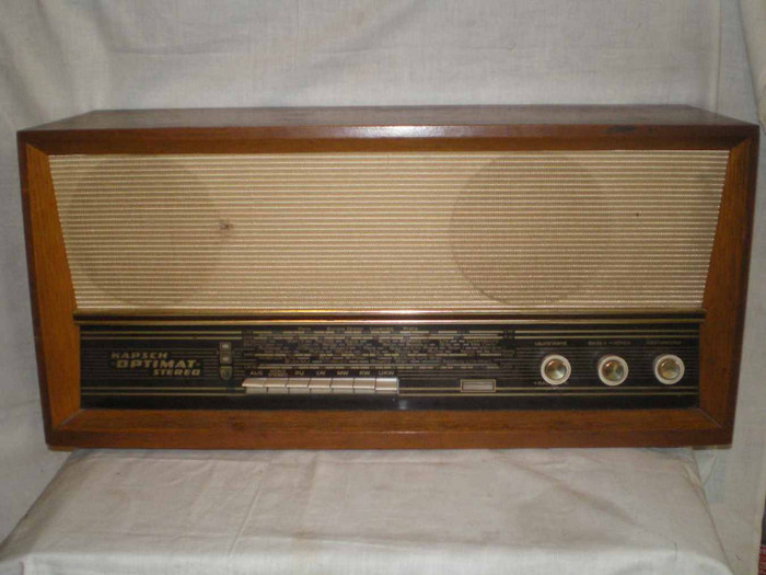 Kapsch optimat stereo UKW; Austria, 1964, pret 390 ron. Se afla in Sibiu, este complet si functional
Tel 0748346557, sau nori_oprea@yahoo.com
