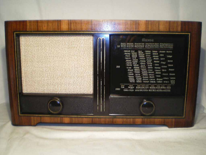 Mende 195GW; Germania, 1939. pret 175 ron. Se afla in Sibiu, este incomplet si nefunctional
Tel 0748346557, sau nori_oprea@yahoo.com
