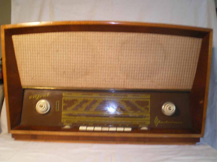 orizont s620 A; Romania, pret 250 ron. Se afla in Sibiu, este complet si functional
Tel 0748346557, sau nori_oprea@yahoo.com
