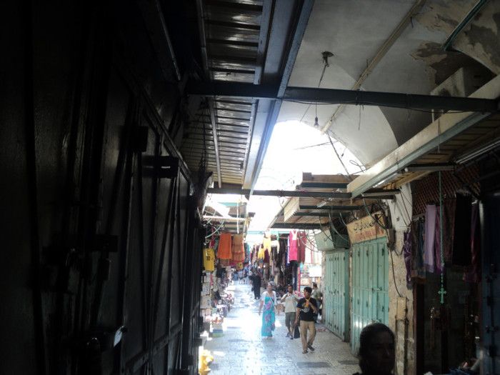 bazarul arab, in lungul drumului crucii (via dolorosa)