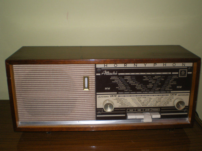 Hornyphon Attache  UKW - Radiouri vechi si lampi de colectie