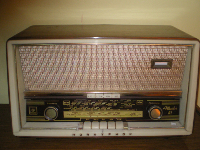 Hornyphon Attasche 61  UKW - Radiouri vechi si lampi de colectie
