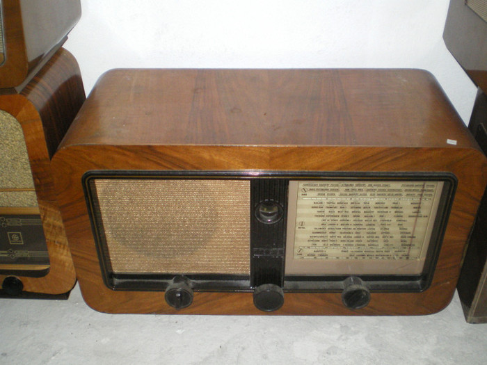 Nora - Radiouri vechi si lampi de colectie
