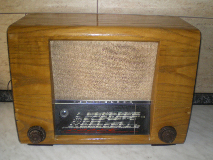 Telefunken - Radiouri vechi si lampi de colectie
