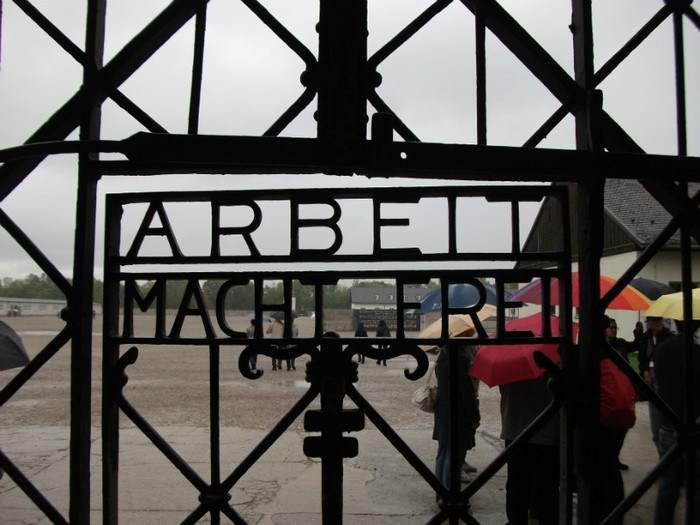 "Munca elibereaza" - Lagarul de concetrare Dachau
