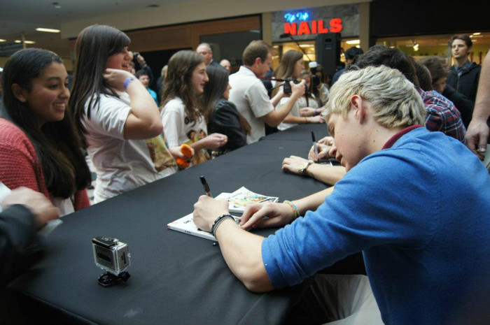 418976_321160074605460_1282269855_n - PoZe 1D in NY