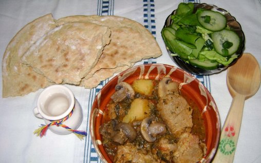 TOCANITA TARANEASCA  DE PORC CU CIUPERCI