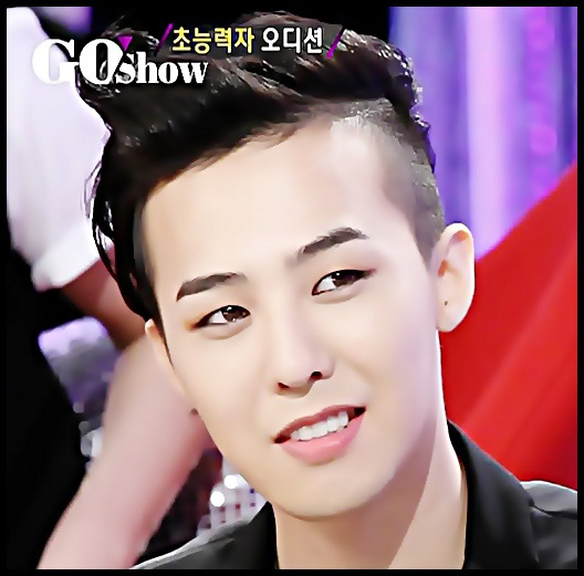 •. [coboara si pleaca afara]