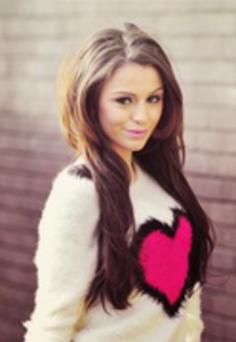 *tot arunca* Dupa ce ca ti-am raspuns la intrebare, tu iti bagi joc de mine :-w - xo - Epii 03 - ox