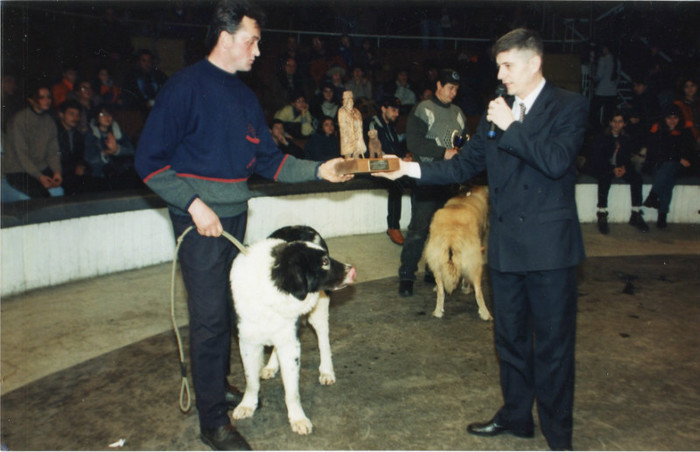 Cupa Sindicatului Agriculturii ptr botosu de humor ghiuta 3065 circ 1998 - Premii chinologice